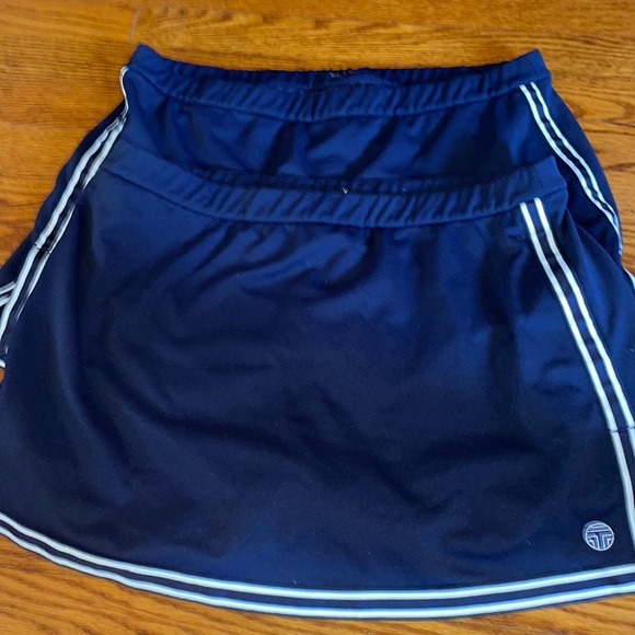 Tory Sport Dresses & Skirts - Tory Sport extra large tennis skirt fits size Large (us women 10) 2 pieces